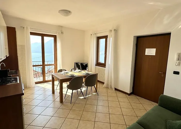 Pietro House, View Daire Bellano